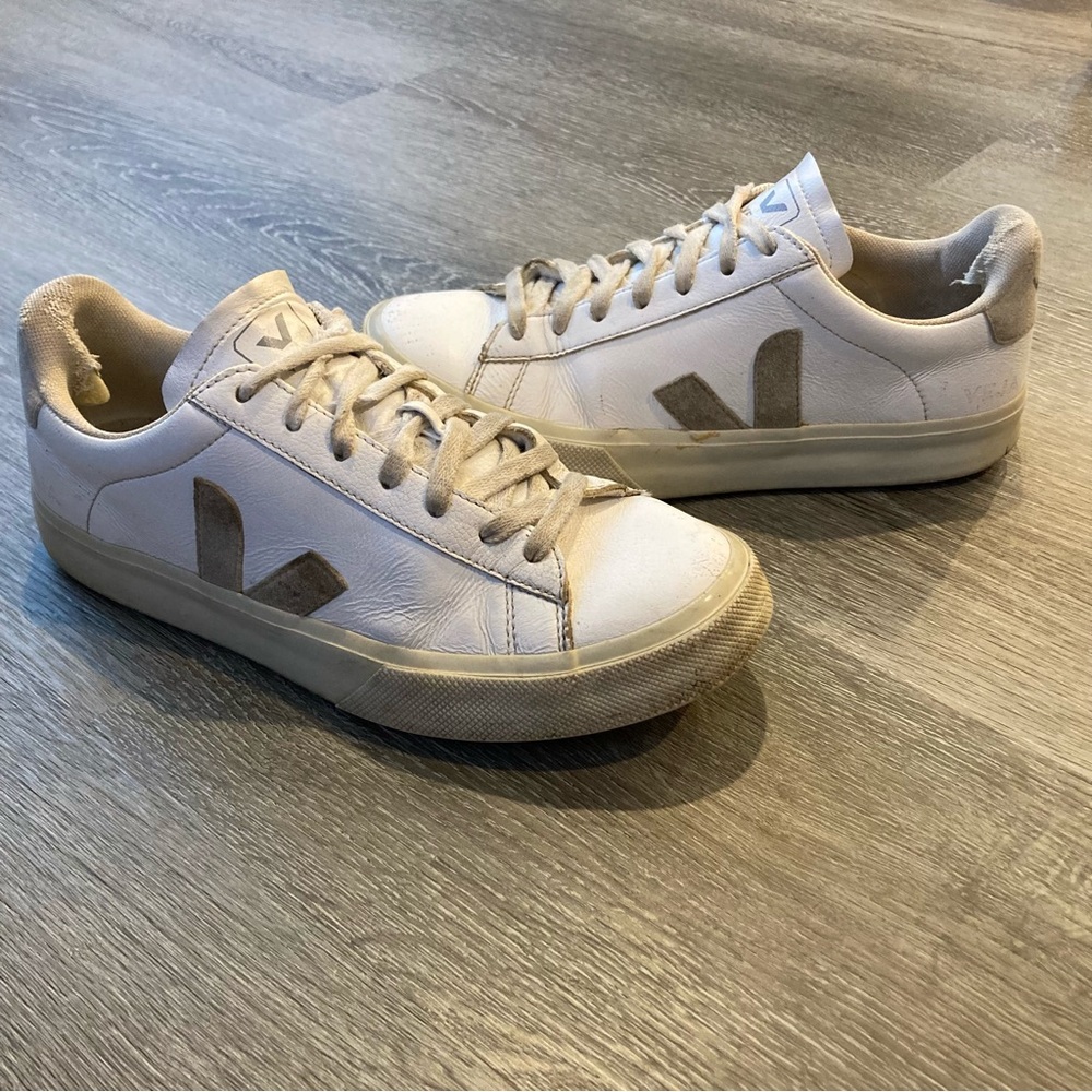 Veja Tan Logo White Leather Lace Up Sneaker Tennis Shoes Women’s Size 9